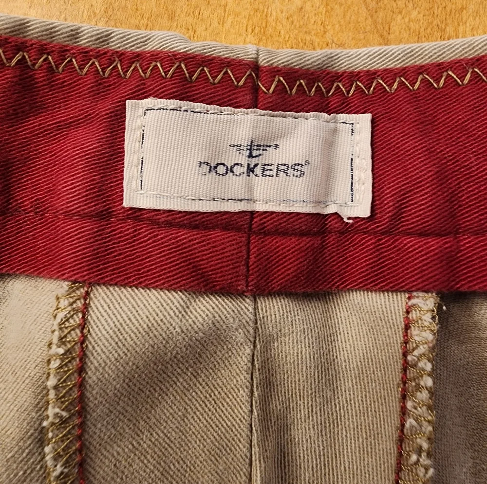 Dockers Men's Khaki Chinos